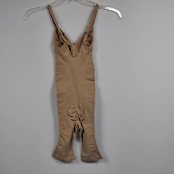 Skims sculpting bodysuit shapewear Nwot - Picture 5 of 9